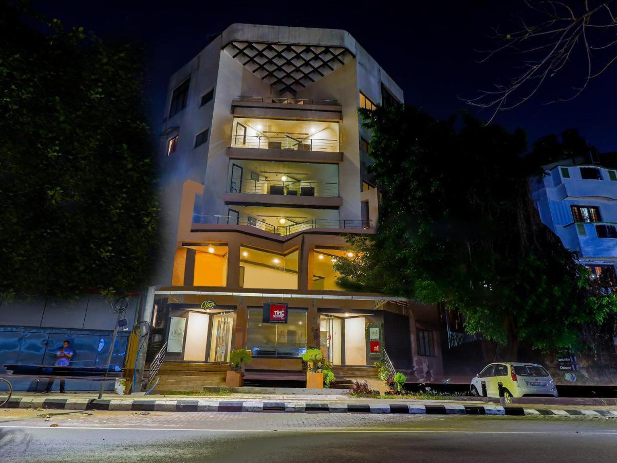 Готель Treebo Trend Time Square Marine Drive Kochi Екстер'єр фото