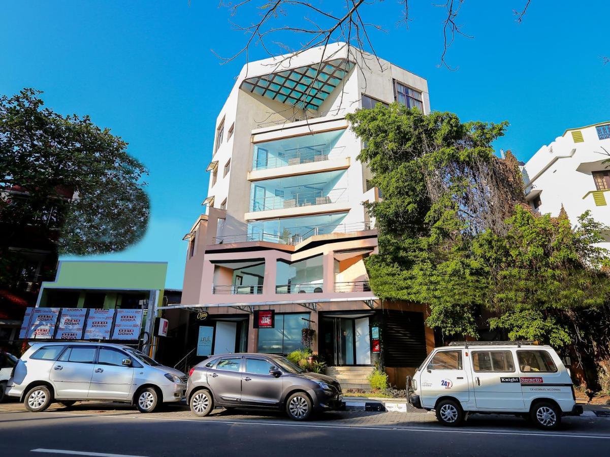 Готель Treebo Trend Time Square Marine Drive Kochi Екстер'єр фото