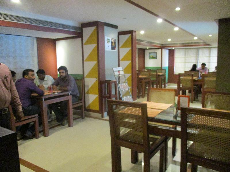Готель Treebo Trend Time Square Marine Drive Kochi Екстер'єр фото